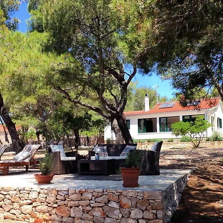 Robinson Punta Milna (Brac)