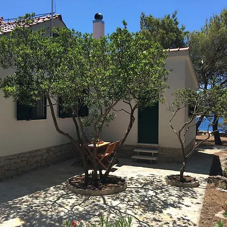 Robinson Punta Milna (Brac)